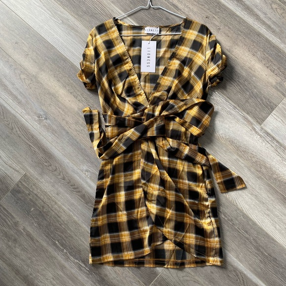 Princess polly plaid dress - Picture 2 of 2